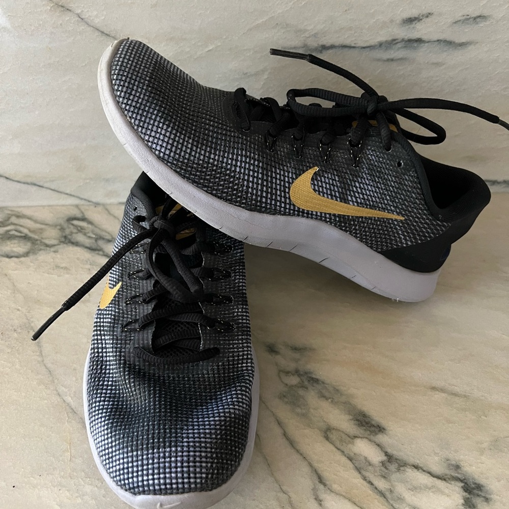 Nike Flex Sneakers